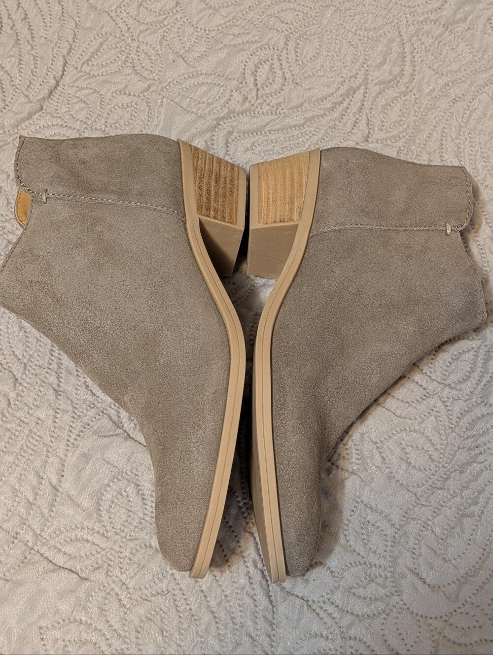 Dolce Vita Taupe Real Suede, Zip Ankle Boots. Like New. Size 8